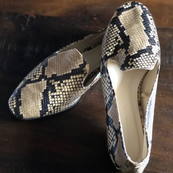 Gorgeous Zara Snake Print Leather Loafers ♥️ - Picture 2 of 16
